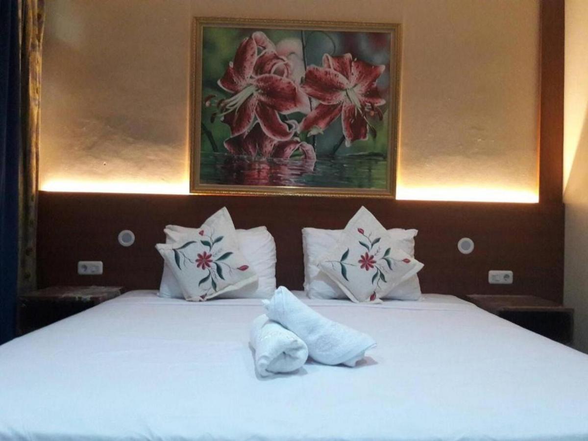 Hotel Mango House Semarang Redpartner Esterno foto