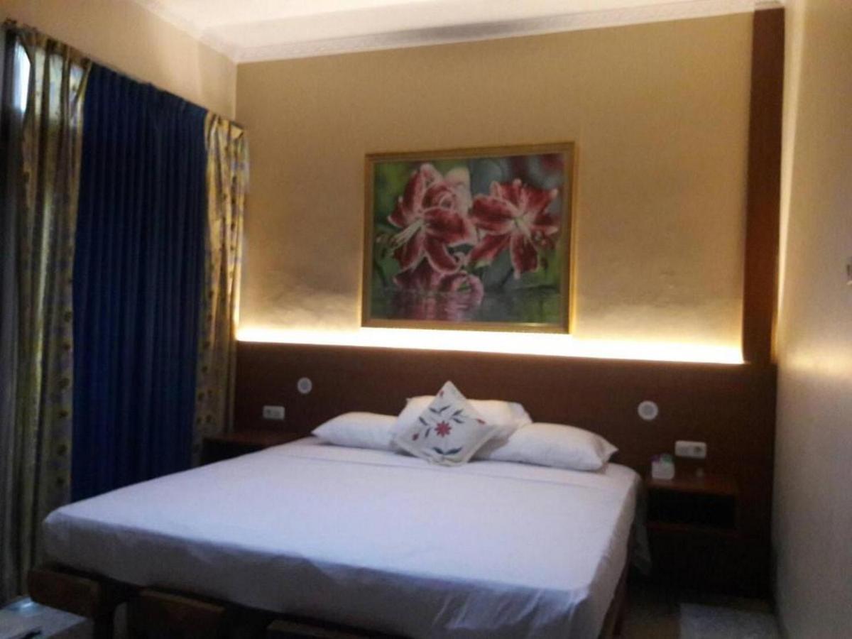 Hotel Mango House Semarang Redpartner Esterno foto