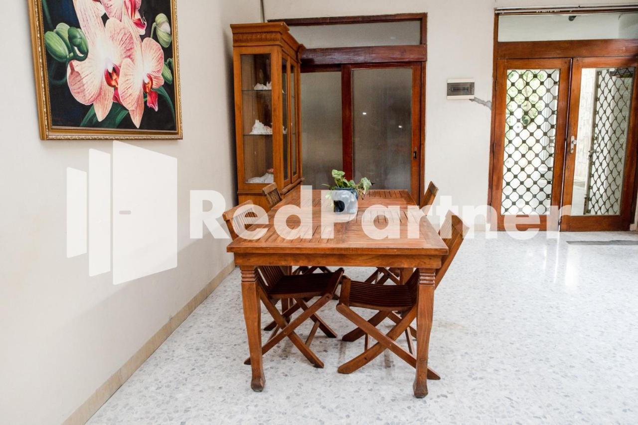 Hotel Mango House Semarang Redpartner Esterno foto