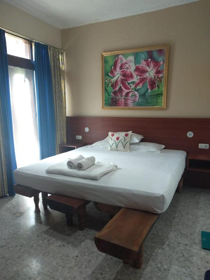 Hotel Mango House Semarang Redpartner Esterno foto