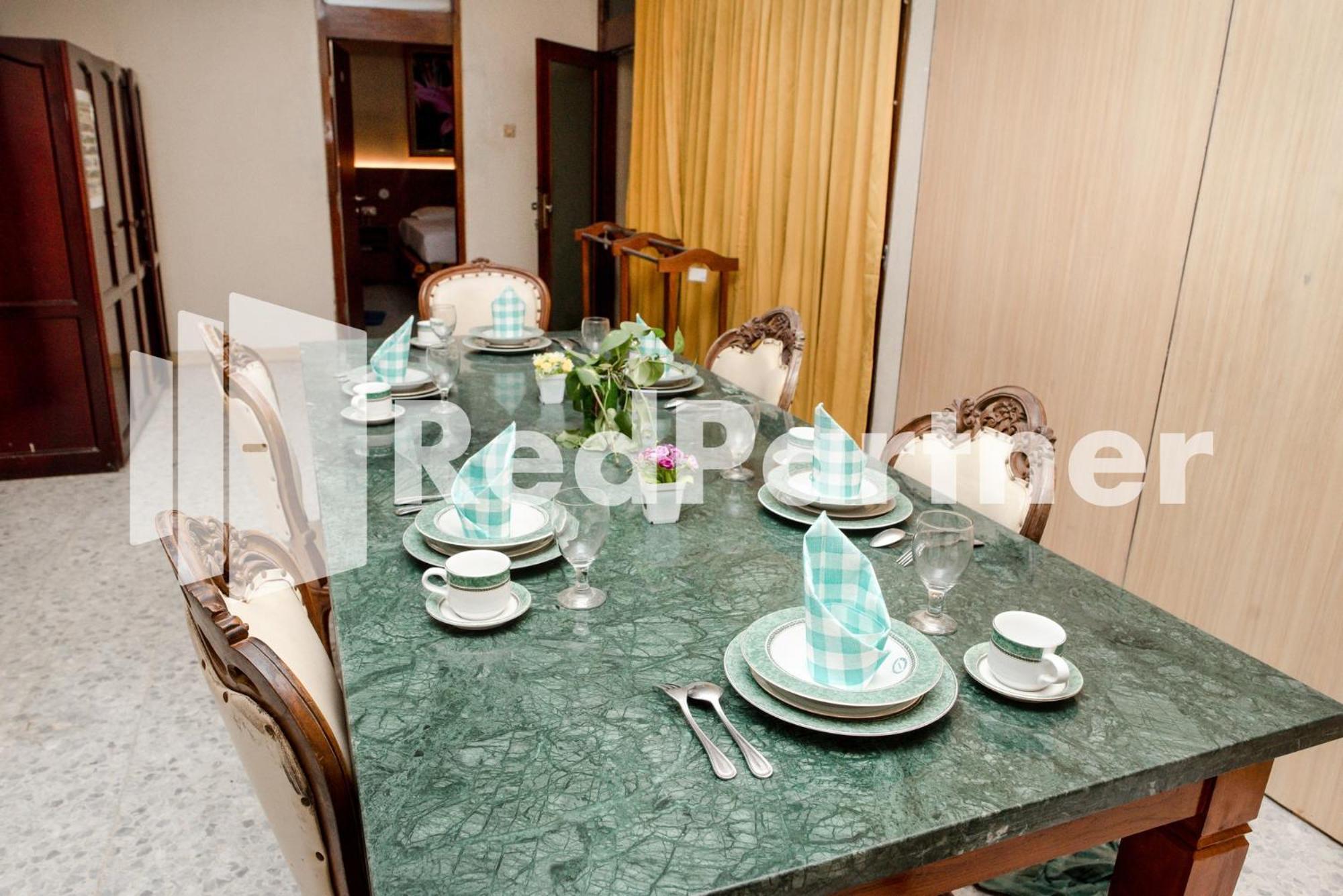 Hotel Mango House Semarang Redpartner Esterno foto